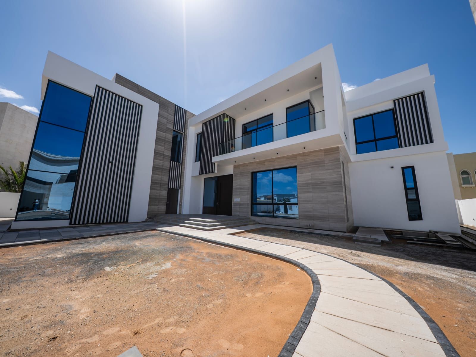 Ghadeer Al Tair Villa, Dubai - built by Royal Midas