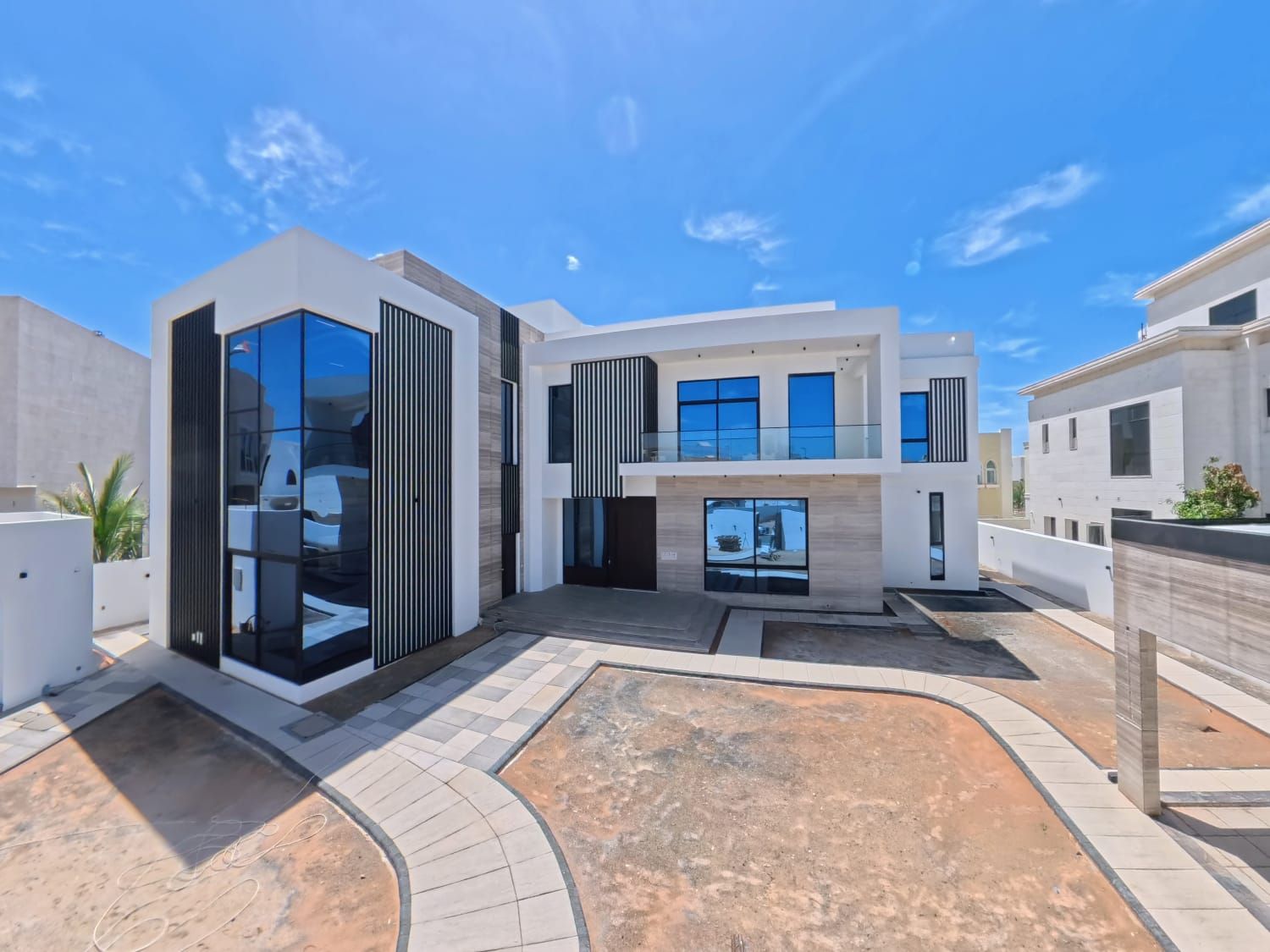 Ghadeer Al Tair Villa, Dubai - built by Royal Midas